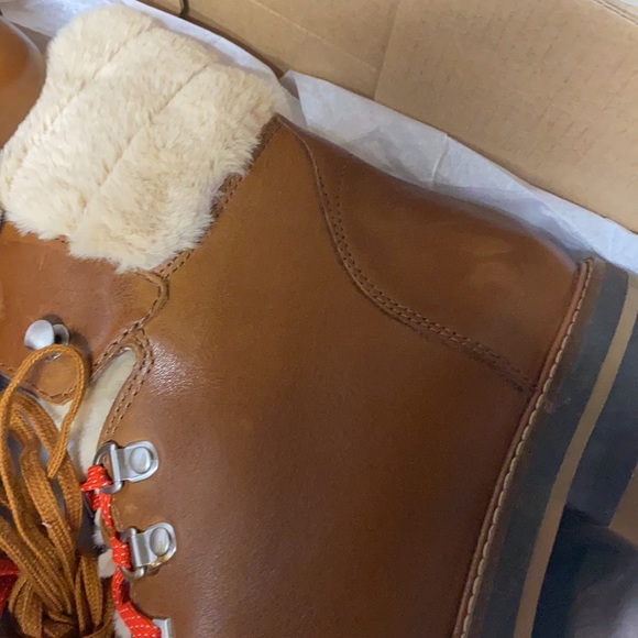 CLARKS - Orianna Hiker - Picture 8 of 12